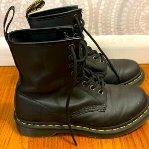Womens size 7 Doctor Martin’s